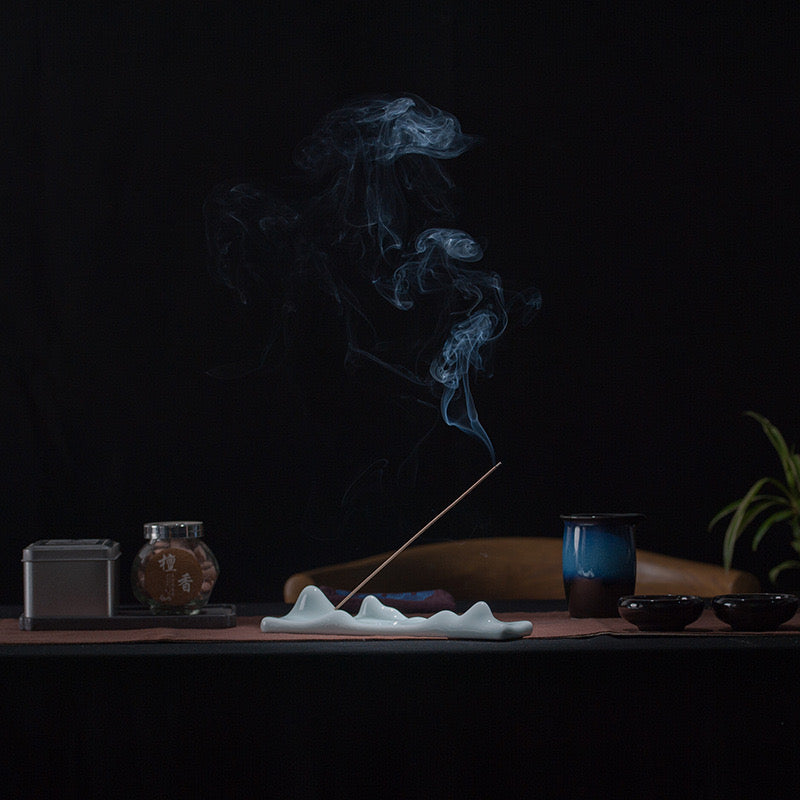 Clouds and mountains incense holder