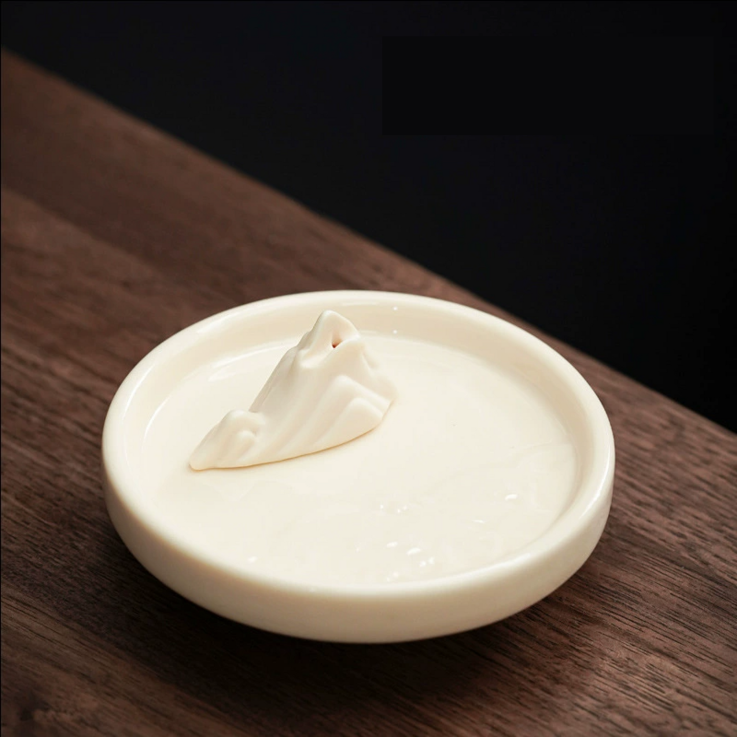 Mutton Fat Jade Porcelain – Shanyu Fragrance Incense Holder